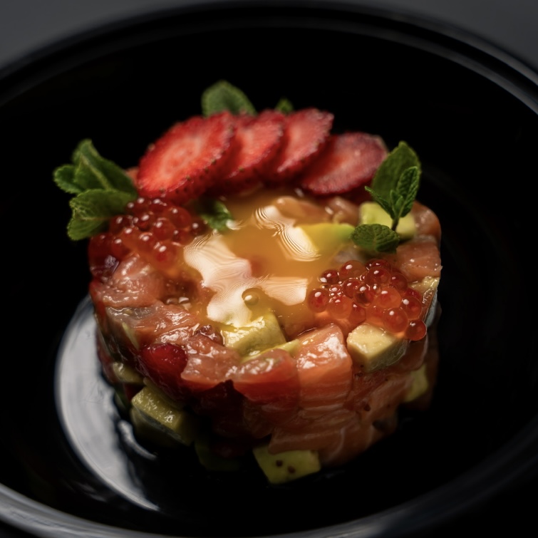 Սաղմոնի թարթար մարաքույայի սոուսով 